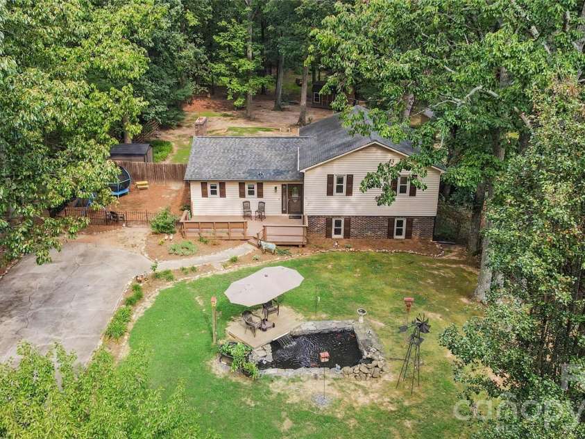 608 Hoyle Street, Lincolnton, NC 28092.  MLS# CAR4413256, YatesRealty ID 23481. 
