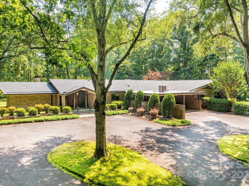 153 Hillhaven Place, Lenoir, NC 28645.  MLS# CAR4277199, YatesRealty ID 23483. 