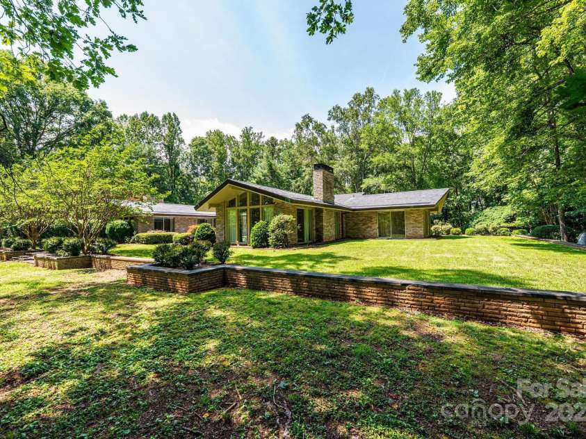 153 Hillhaven Place, Lenoir, NC 28645.  MLS# CAR4277199, YatesRealty ID 23483. 