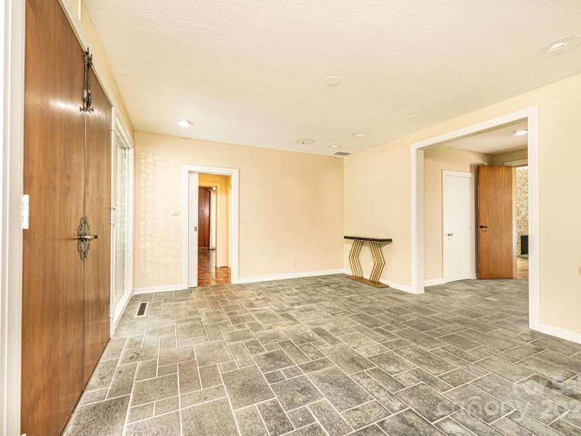 153 Hillhaven Place, Lenoir, NC 28645.  MLS# CAR4277199, YatesRealty ID 23483. 