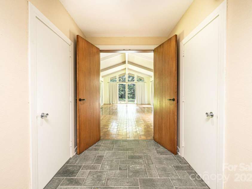 153 Hillhaven Place, Lenoir, NC 28645.  MLS# CAR4277199, YatesRealty ID 23483. 