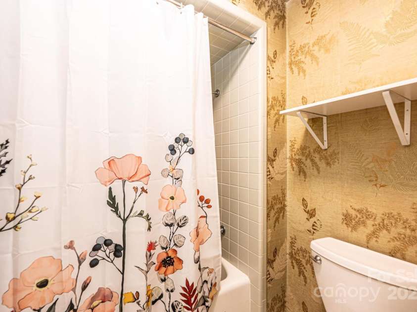 153 Hillhaven Place, Lenoir, NC 28645.  MLS# CAR4277199, YatesRealty ID 23483. 