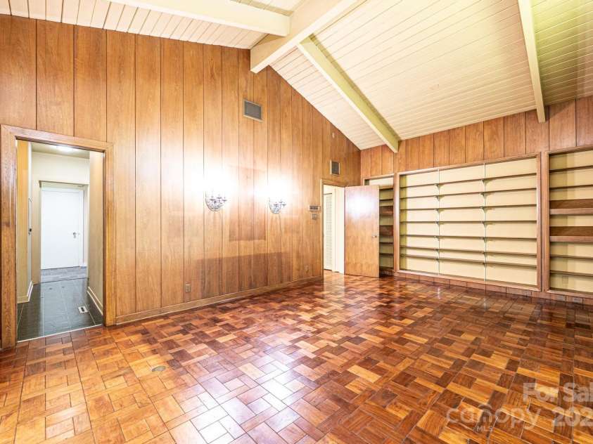 153 Hillhaven Place, Lenoir, NC 28645.  MLS# CAR4277199, YatesRealty ID 23483. 