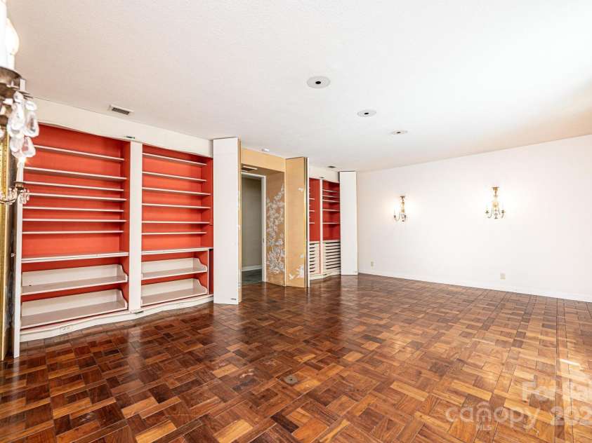 153 Hillhaven Place, Lenoir, NC 28645.  MLS# CAR4277199, YatesRealty ID 23483. 