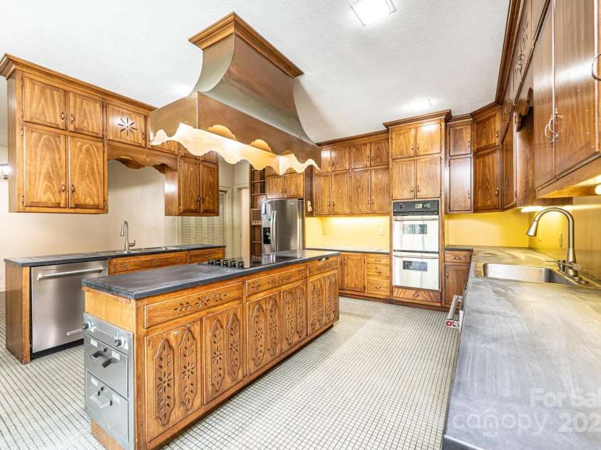 153 Hillhaven Place, Lenoir, NC 28645.  MLS# CAR4277199, YatesRealty ID 23483. 