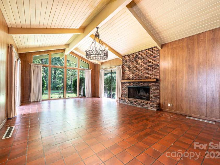 153 Hillhaven Place, Lenoir, NC 28645.  MLS# CAR4277199, YatesRealty ID 23483. 