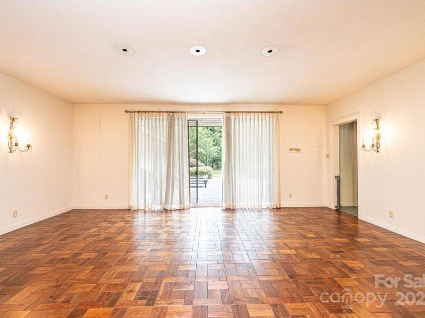 153 Hillhaven Place, Lenoir, NC 28645.  MLS# CAR4277199, YatesRealty ID 23483. 