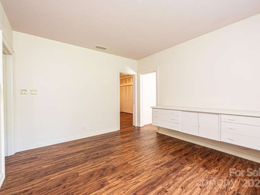 153 Hillhaven Place, Lenoir, NC 28645.  MLS# CAR4277199, YatesRealty ID 23483. 