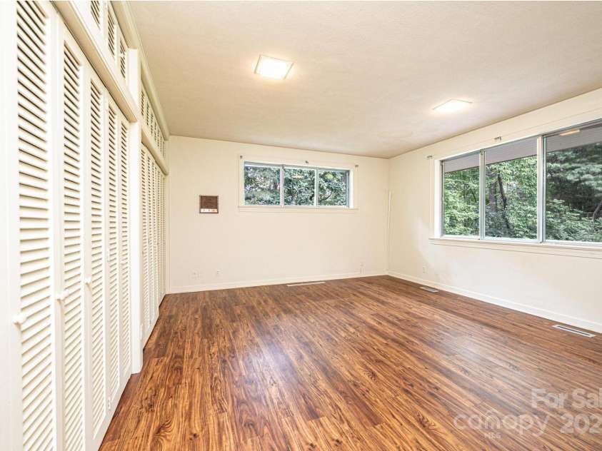 153 Hillhaven Place, Lenoir, NC 28645.  MLS# CAR4277199, YatesRealty ID 23483. 