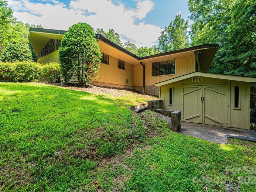 153 Hillhaven Place, Lenoir, NC 28645.  MLS# CAR4277199, YatesRealty ID 23483. 