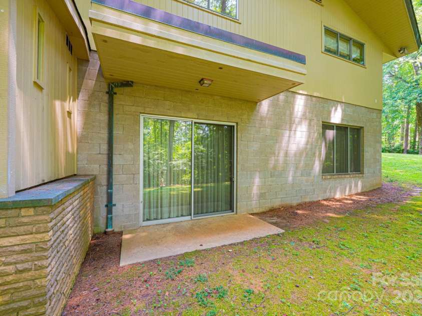 153 Hillhaven Place, Lenoir, NC 28645.  MLS# CAR4277199, YatesRealty ID 23483. 