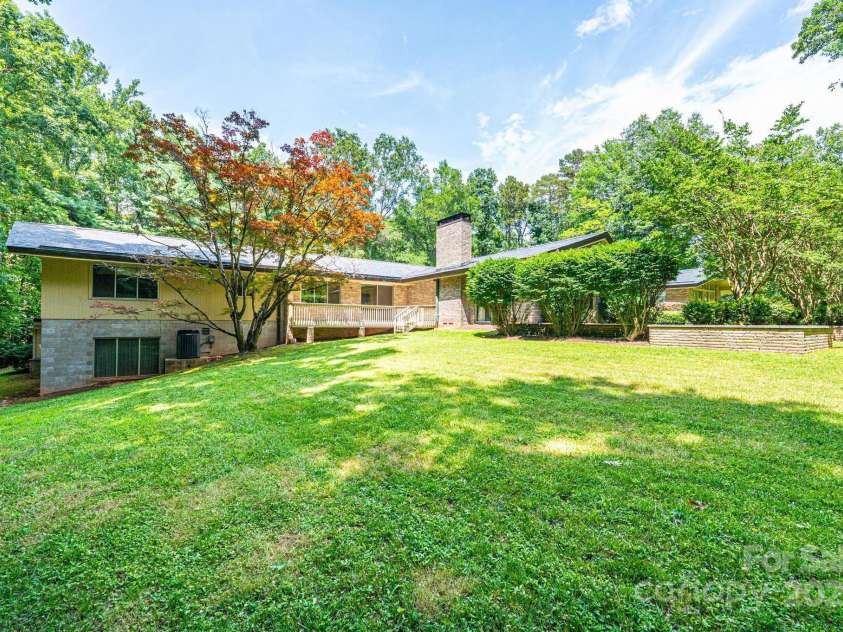 153 Hillhaven Place, Lenoir, NC 28645.  MLS# CAR4277199, YatesRealty ID 23483. 