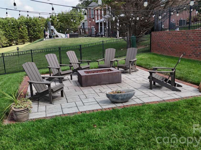 2400 Carriage Lane, Lincolnton, NC 28092.  MLS# CAR4355700, YatesRealty ID 23484. 