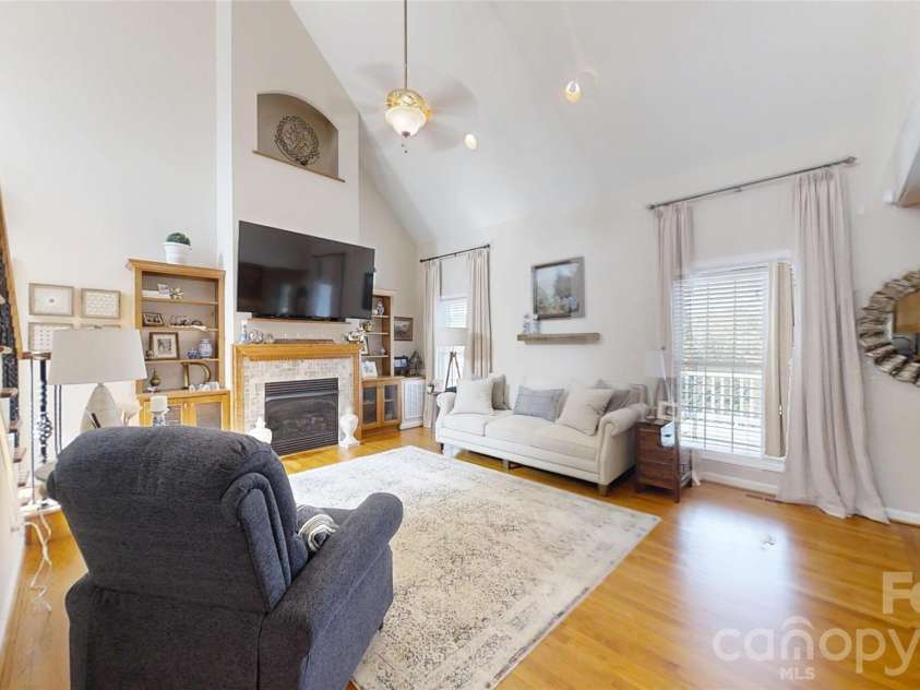 2400 Carriage Lane, Lincolnton, NC 28092.  MLS# CAR4355700, YatesRealty ID 23484. 