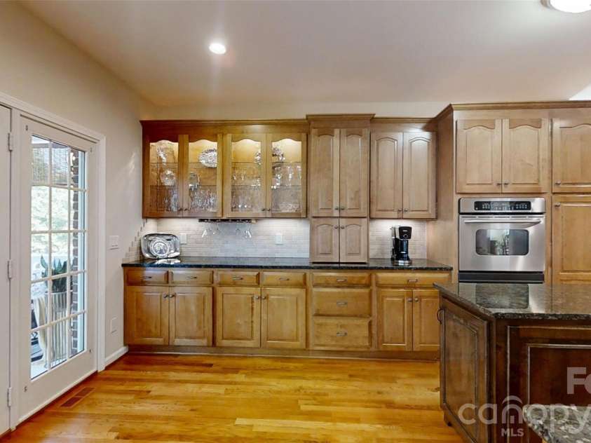 2400 Carriage Lane, Lincolnton, NC 28092.  MLS# CAR4355700, YatesRealty ID 23484. 