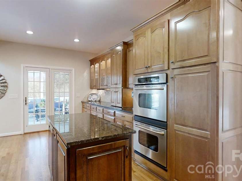2400 Carriage Lane, Lincolnton, NC 28092.  MLS# CAR4355700, YatesRealty ID 23484. 