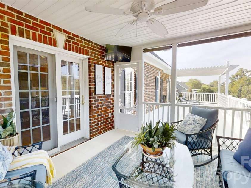 2400 Carriage Lane, Lincolnton, NC 28092.  MLS# CAR4355700, YatesRealty ID 23484. 