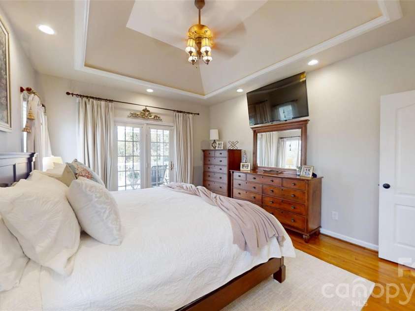 2400 Carriage Lane, Lincolnton, NC 28092.  MLS# CAR4355700, YatesRealty ID 23484. 