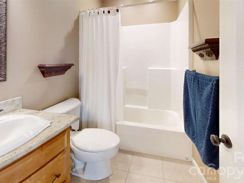 2400 Carriage Lane, Lincolnton, NC 28092.  MLS# CAR4355700, YatesRealty ID 23484. 