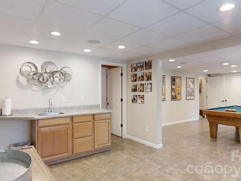 2400 Carriage Lane, Lincolnton, NC 28092.  MLS# CAR4355700, YatesRealty ID 23484. 