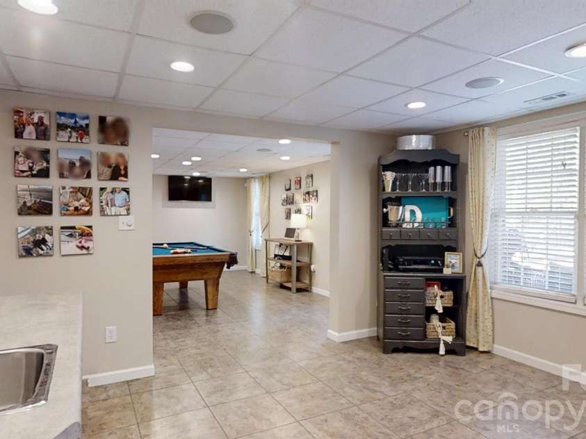 2400 Carriage Lane, Lincolnton, NC 28092.  MLS# CAR4355700, YatesRealty ID 23484. 