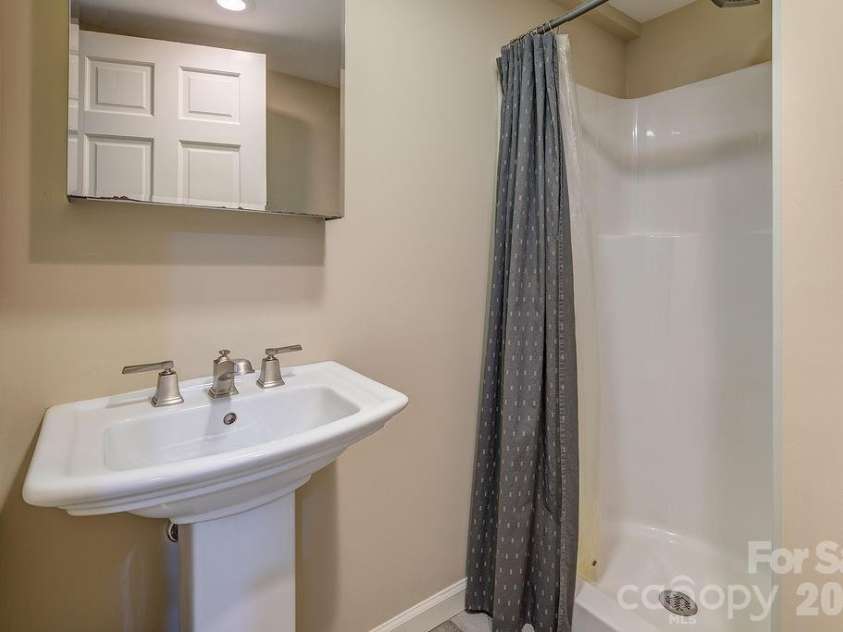 35 Dogwood Road, Asheville, NC 28804.  MLS# CAR4377400, YatesRealty ID 23486. Full Bath Lower Level