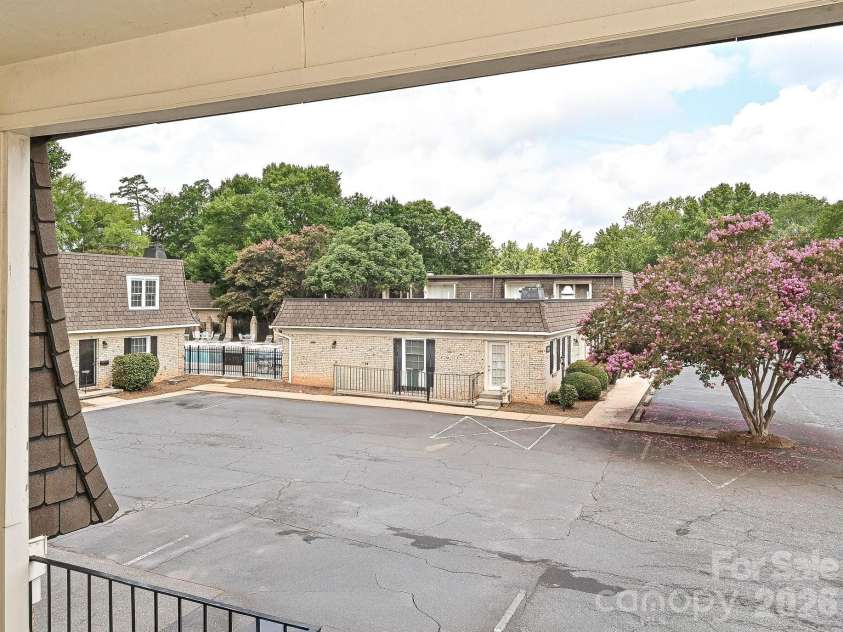 3520 Colony Road, Charlotte, NC 28211.  MLS# CAR4411919, YatesRealty ID 23487. 