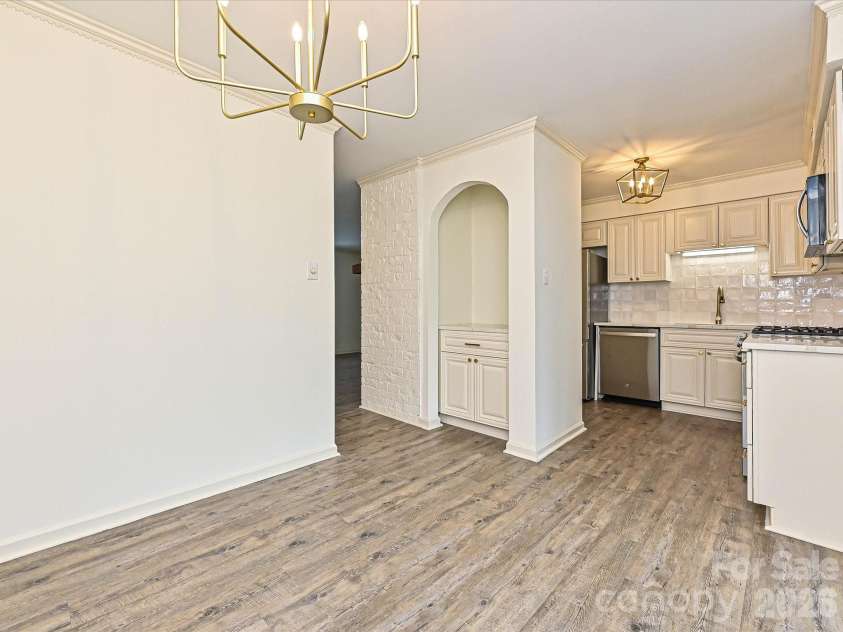 3520 Colony Road, Charlotte, NC 28211.  MLS# CAR4411919, YatesRealty ID 23487. Dining Room/Kitchen