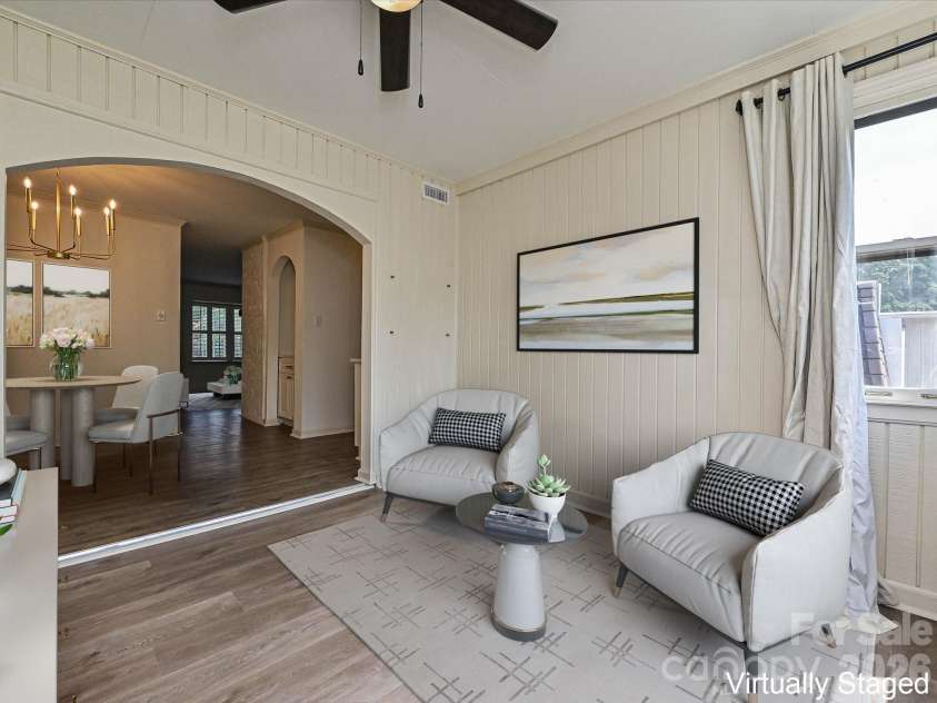 3520 Colony Road, Charlotte, NC 28211.  MLS# CAR4411919, YatesRealty ID 23487. Sun Room