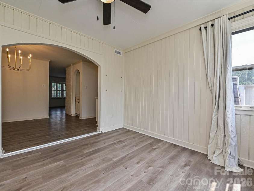 3520 Colony Road, Charlotte, NC 28211.  MLS# CAR4411919, YatesRealty ID 23487. Sun Room