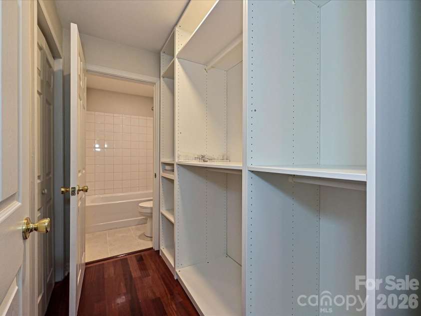 3520 Colony Road, Charlotte, NC 28211.  MLS# CAR4421758, YatesRealty ID 23487. 