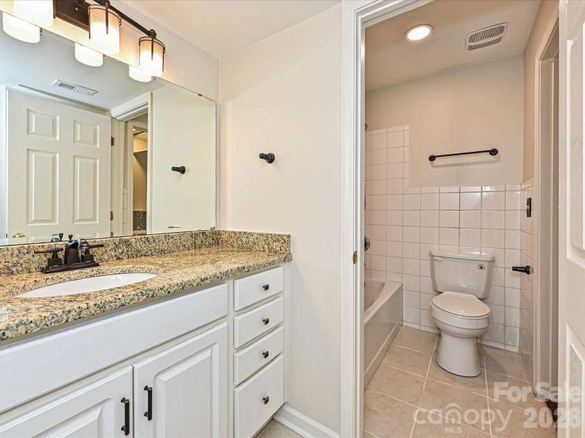 3520 Colony Road, Charlotte, NC 28211.  MLS# CAR4421758, YatesRealty ID 23487. 