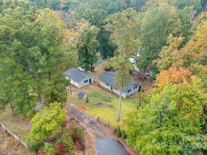 7101 Signer Road, Charlotte, NC 28278.  MLS# CAR4277378, YatesRealty ID 23488. 