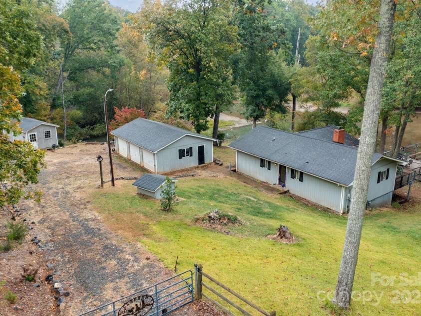 7101 Signer Road, Charlotte, NC 28278.  MLS# CAR4277378, YatesRealty ID 23488. 