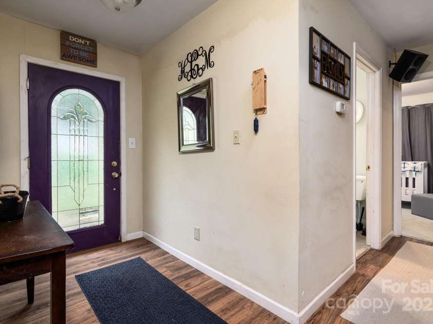 7101 Signer Road, Charlotte, NC 28278.  MLS# CAR4277378, YatesRealty ID 23488. 