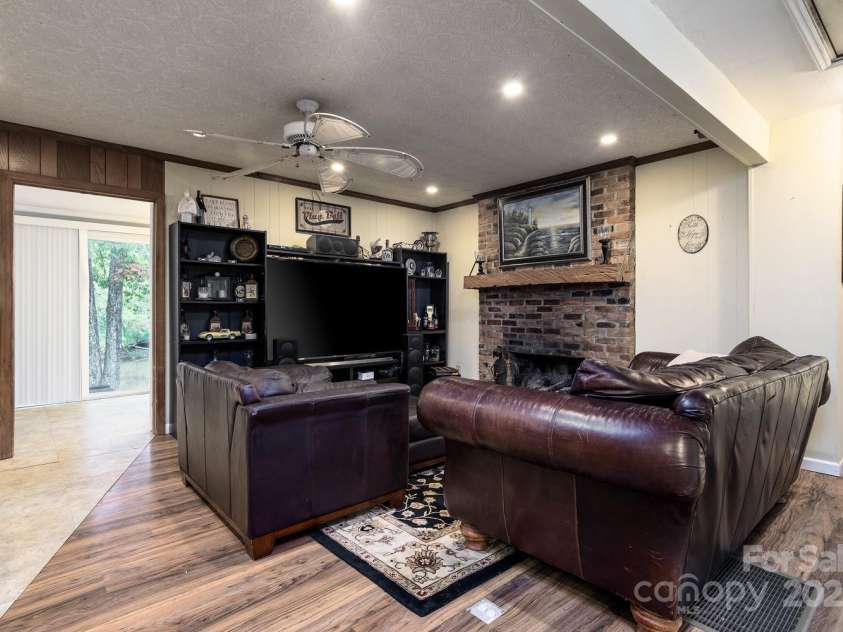 7101 Signer Road, Charlotte, NC 28278.  MLS# CAR4277378, YatesRealty ID 23488. 