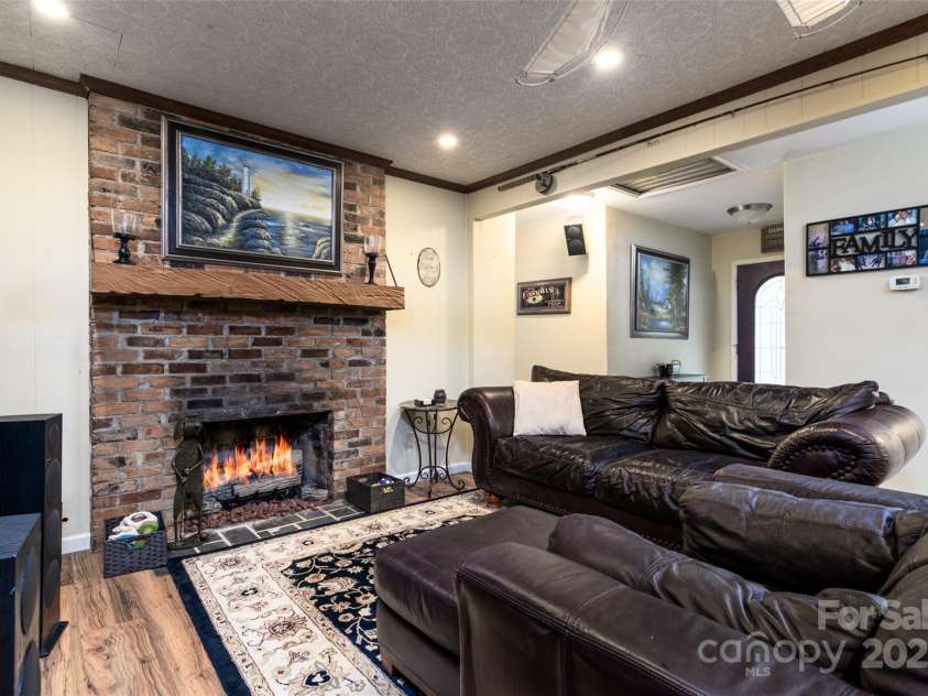 7101 Signer Road, Charlotte, NC 28278.  MLS# CAR4277378, YatesRealty ID 23488. 