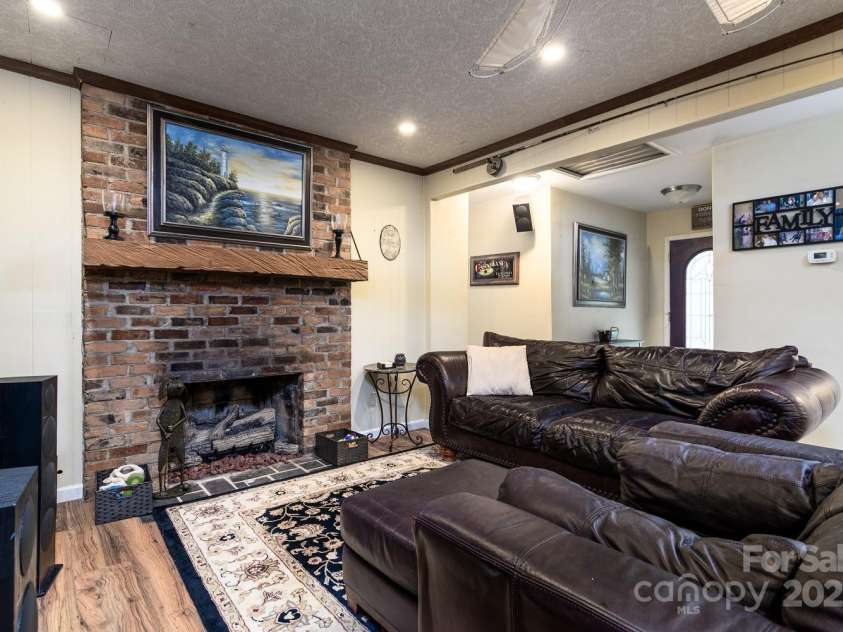 7101 Signer Road, Charlotte, NC 28278.  MLS# CAR4277378, YatesRealty ID 23488. 