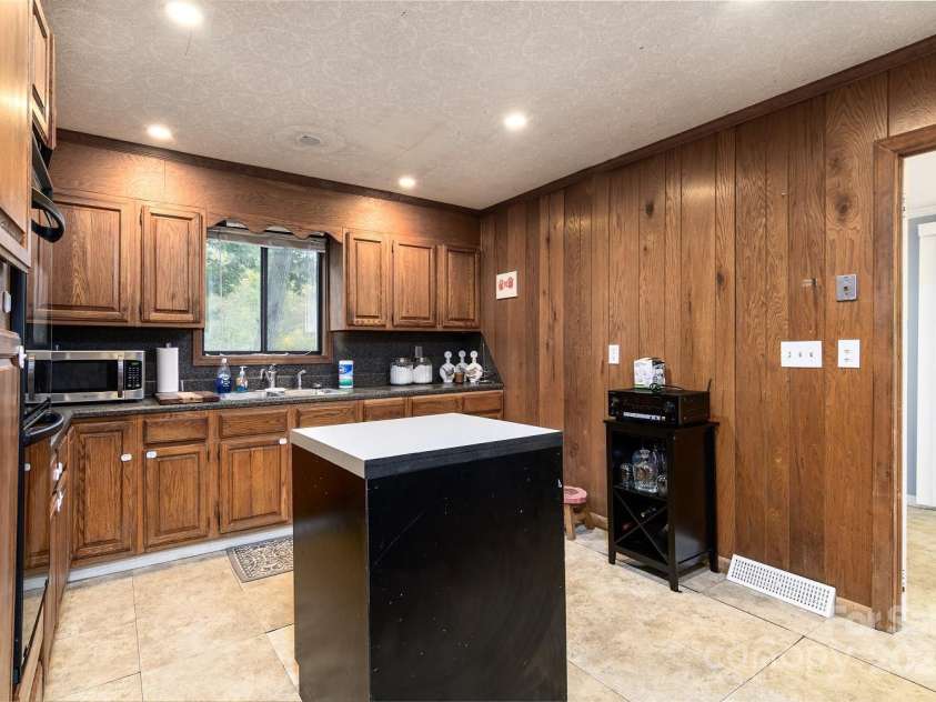 7101 Signer Road, Charlotte, NC 28278.  MLS# CAR4277378, YatesRealty ID 23488. 