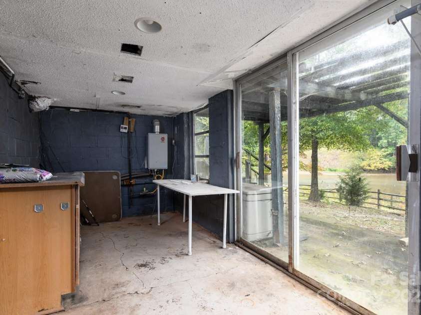 7101 Signer Road, Charlotte, NC 28278.  MLS# CAR4277378, YatesRealty ID 23488. 