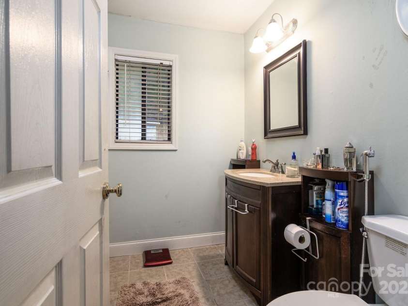 7101 Signer Road, Charlotte, NC 28278.  MLS# CAR4277378, YatesRealty ID 23488. 