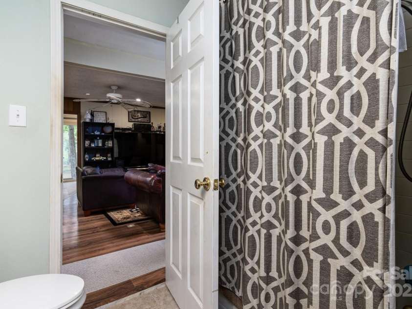 7101 Signer Road, Charlotte, NC 28278.  MLS# CAR4277378, YatesRealty ID 23488. 