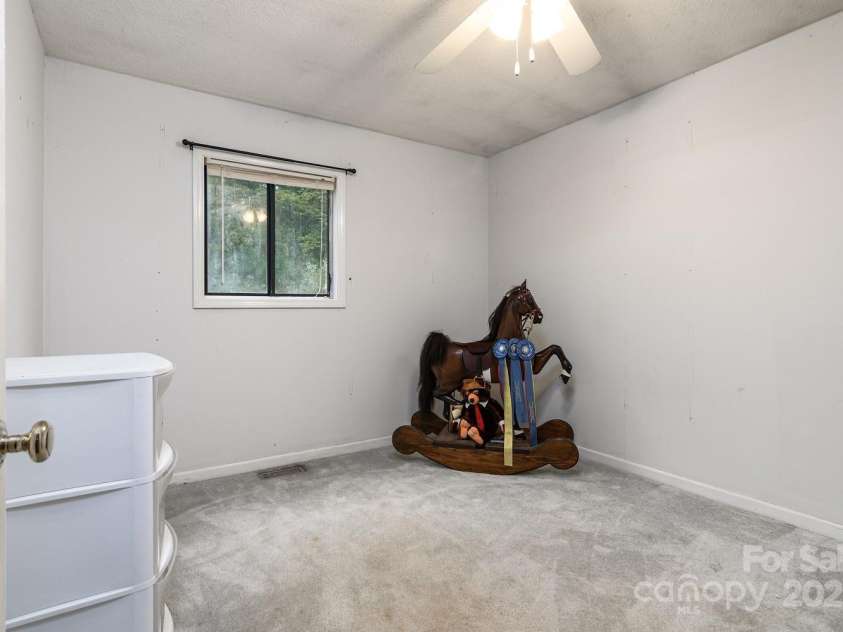 7101 Signer Road, Charlotte, NC 28278.  MLS# CAR4277378, YatesRealty ID 23488. 