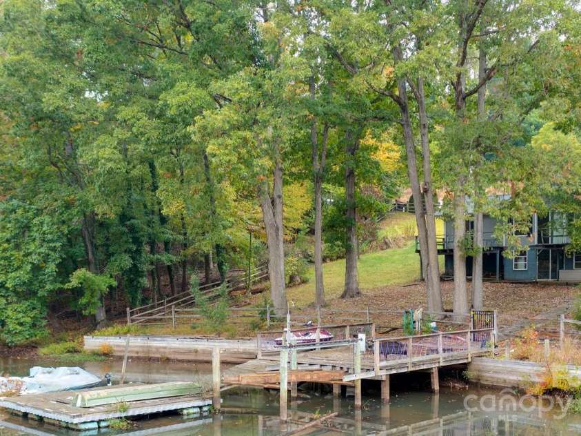 7101 Signer Road, Charlotte, NC 28278.  MLS# CAR4277378, YatesRealty ID 23488. 