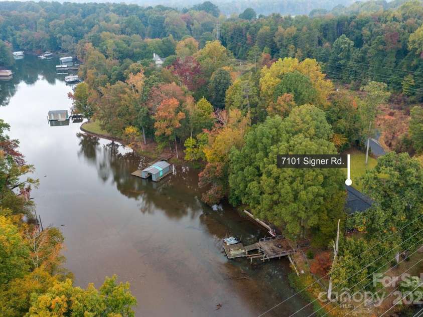 7101 Signer Road, Charlotte, NC 28278.  MLS# CAR4277378, YatesRealty ID 23488. 