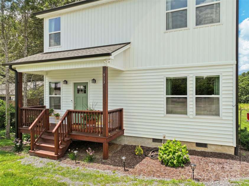 913 Canton Road, Canton, NC 8716.  MLS# CAR4274372, YatesRealty ID 23489. 