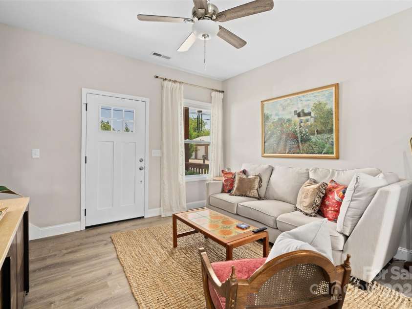 913 Canton Road, Canton, NC 8716.  MLS# CAR4274372, YatesRealty ID 23489. 