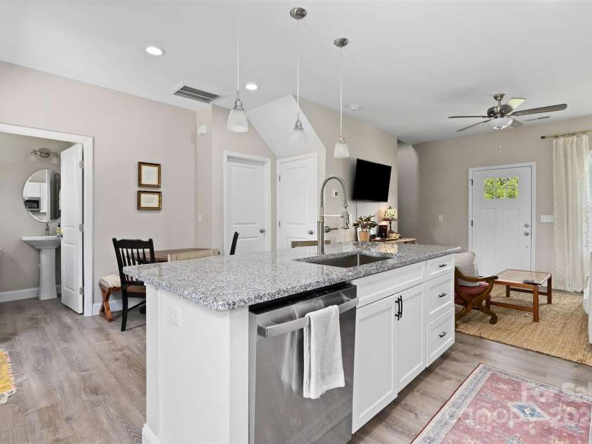 913 Canton Road, Canton, NC 8716.  MLS# CAR4274372, YatesRealty ID 23489. 