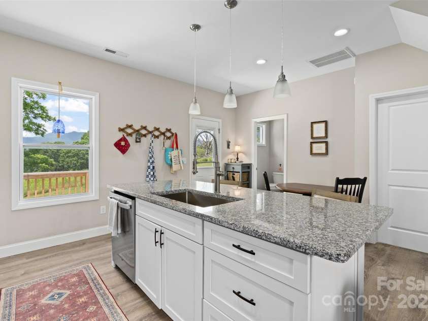 913 Canton Road, Canton, NC 8716.  MLS# CAR4274372, YatesRealty ID 23489. 