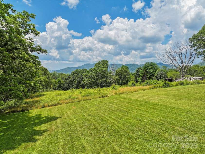 913 Canton Road, Canton, NC 8716.  MLS# CAR4274372, YatesRealty ID 23489. 